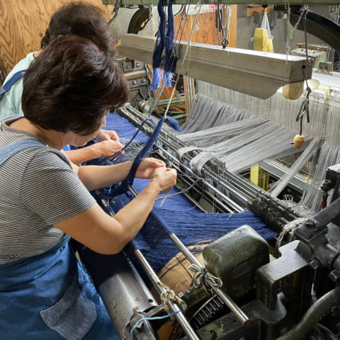 Soko-toshi(Threading heddles) on shuttle loom