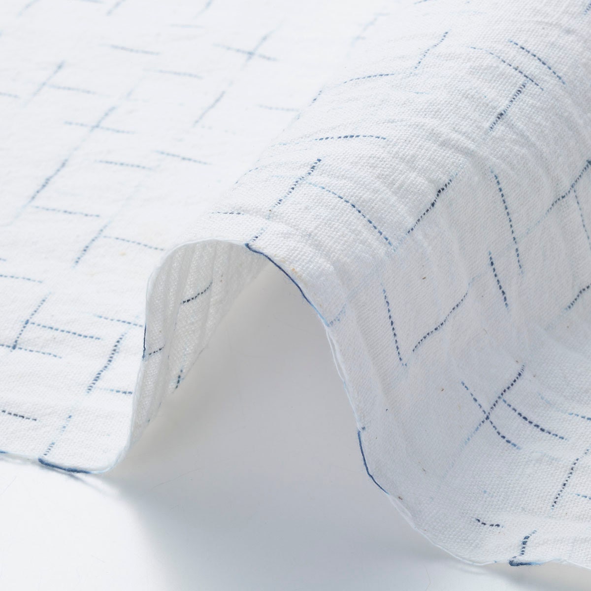 Japanese Indigo Cotton Kasuri Ikat Fabric 119cm Width – yard detail | BANSYO